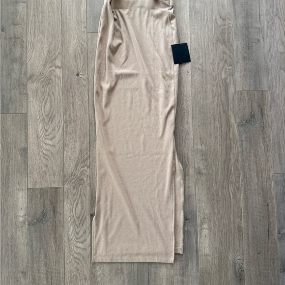 Stunning Lulu’s Style Twist Beige Twist Front Cutout Midi Dress NWT - Picture 13 of 13